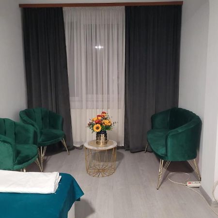 Zenlux Hotell Iasi Exteriör bild