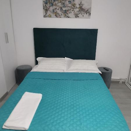 Zenlux Hotell Iasi Exteriör bild