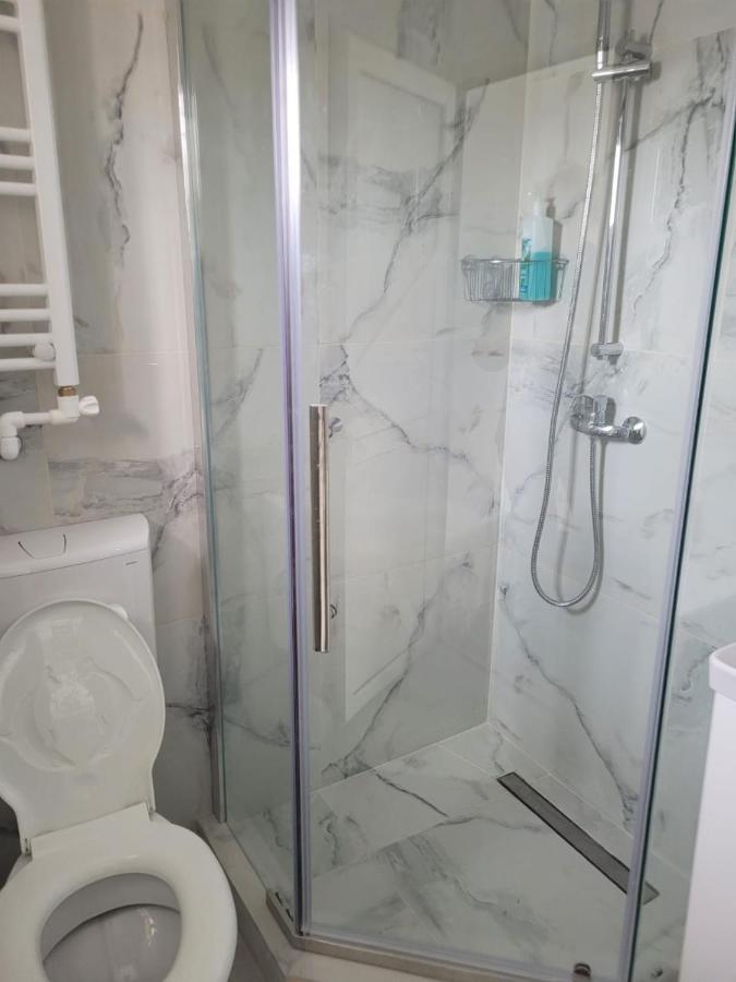 Zenlux Hotell Iasi Exteriör bild