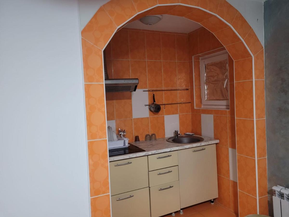 Zenlux Hotell Iasi Exteriör bild